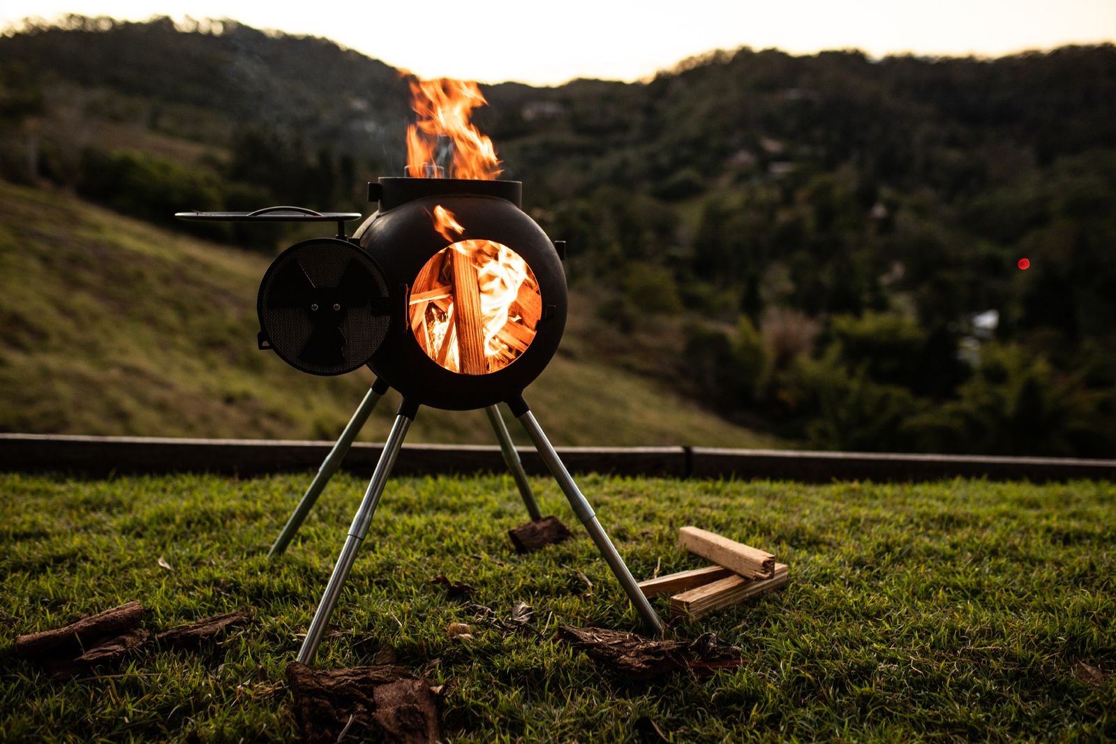 Rugged Outdoors Ozpig OZPIG SERIES 2 PORTABLE WOOD FIRE STOVE